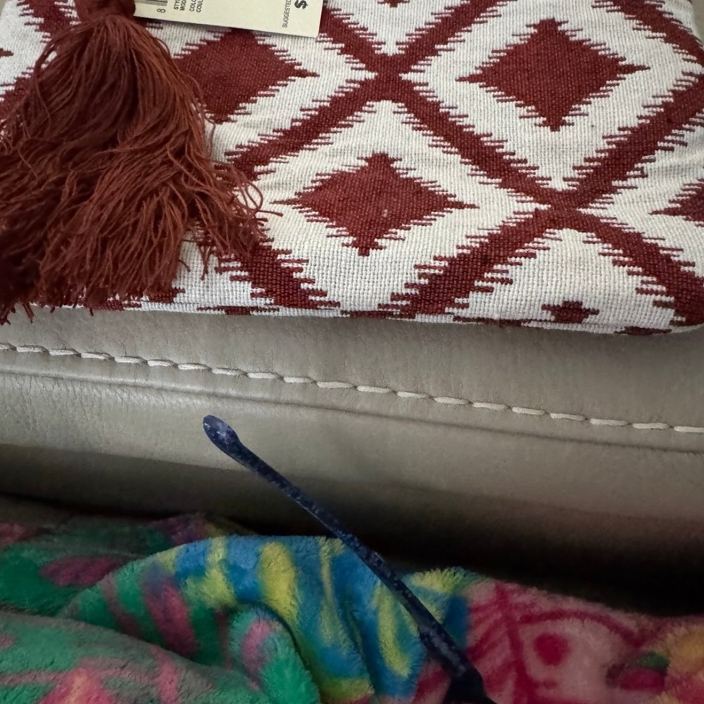 Geometric Patterned Pouch with Tassel - Picture 3 of 4